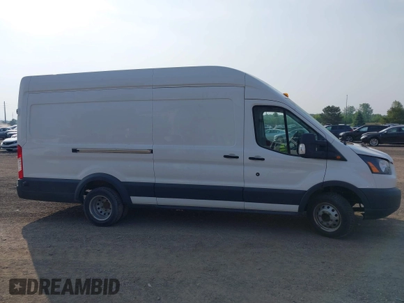 2018 Ford Transit z VIN 1FTBF4XV4JKB33236, wystawiony jako IAAI lot #42217712 z przebiegiem 120 826 mil mil oraz . Historia ofert i sprzedaży dostępna na DreamBid. Obrazek 12.