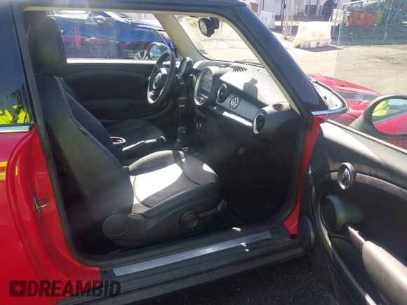 2013 MINI Hardtop with VIN WMWSU3C58DT683041, listed as a IAAI auction lot 42162366 with 76,724 mi miles and . Bid and sale history available at DreamBid. Image 5.