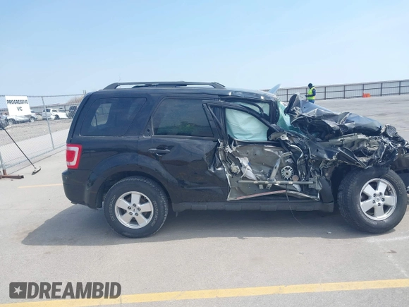 2012 Ford Escape XLT z VIN 1FMCU9DG0CKA83804, wystawiony jako IAAI lot #42099423 z przebiegiem Nie podano mil oraz . Historia ofert i sprzedaży dostępna na DreamBid. Obrazek 13.