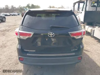 2016 Toyota Highlander LE with VIN 5TDBKRFH9GS259324, listed as a IAAI auction lot 39138226 with 158,794 mi miles. Bid and sale history available at carsss.com. Image 16.