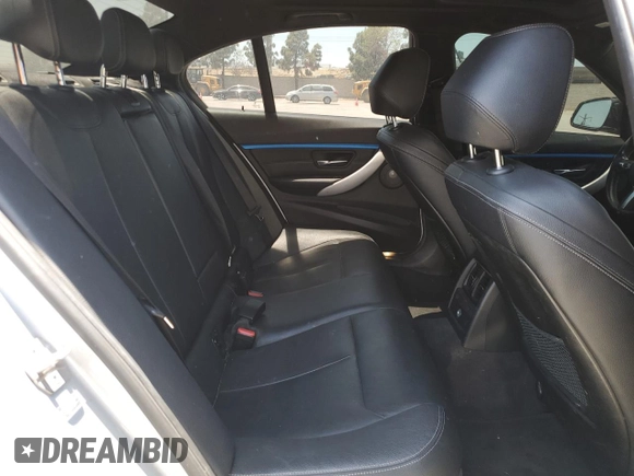 2018 BMW 3 Series 340i z VIN WBA8B3G5XJNV01401, wystawiony jako Copart lot #58819675 z przebiegiem 103 919 mil mil oraz Szkoda całkowita • Salvage title. Historia ofert i sprzedaży dostępna na DreamBid. Obrazek 10.