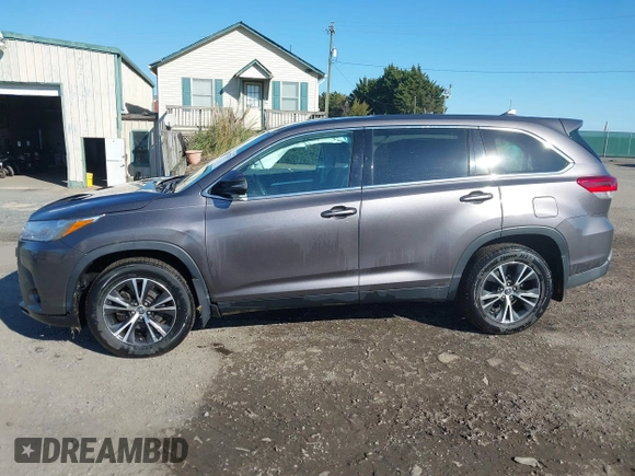 2019 Toyota Highlander LE with VIN 5TDBZRFH0KS960077, listed as a IAAI auction lot 41222178 with 125,800 mi miles and . Bid and sale history available at DreamBid. Image 6.