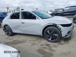 2025 Hyundai Ioniq 5 z VIN 7YAKM4DA8SY002745, wystawiony jako IAAI lot #42135641 z przebiegiem 686 mil mil oraz . Historia ofert i sprzedaży dostępna na DreamBid. Obrazek 14.