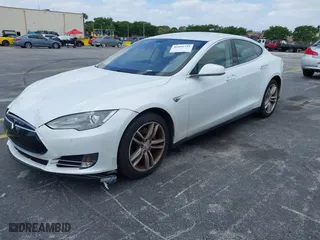 2013 Tesla Model S with VIN 5YJSA1CN2DFP17316, listed as a IAAI auction lot 42092751 with 1 mi miles. Bid and sale history available at carsss.com. Image 19.