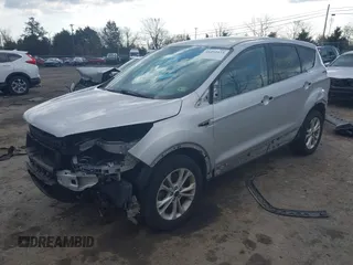 2017 Ford Escape SE z VIN 1FMCU9GDXHUA46689, wystawiony jako IAAI lot #41492523 z przebiegiem 67 401 mil mil oraz . Historia ofert i sprzedaży dostępna na DreamBid. Obrazek 20.