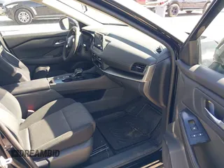 2025 Nissan Rogue SV with VIN 5N1BT3BA9SC672434, listed as a IAAI auction lot 41465650 with 2,438 mi miles. Bid and sale history available at carsss.com. Image 5.