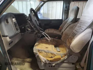 1993 GMC Safari z VIN 1GKDM15W6PB504662, wystawiony jako Copart lot #72306913 z przebiegiem 333 276 mil mil oraz Tytuł czysty. Historia ofert i sprzedaży dostępna na DreamBid. Obrazek 7.