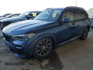2023 BMW X5 xDrive45e z VIN 5UXTA6C08P9R64035, wystawiony jako Copart lot #44251975 z przebiegiem 150 430 mil mil oraz Szkoda całkowita • Salvage title. Historia ofert i sprzedaży dostępna na DreamBid. Obrazek 1.