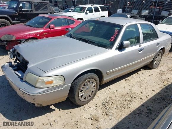 2007 Mercury Grand Marquis GS with VIN 2MEFM74V37X631638, listed as a IAAI auction lot 41800217 with NaN miles. Bid and sale history available at carsss.com. Image 2.
