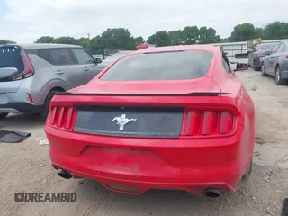 2015 Ford Mustang V6 z VIN 1FA6P8AM4F5375560, wystawiony jako IAAI lot #42033079 z przebiegiem 134 023 mil mil oraz . Historia ofert i sprzedaży dostępna na DreamBid. Obrazek 16.