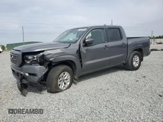 2024 Nissan Frontier SV z VIN 1N6ED1EJ2RN620685, wystawiony jako Copart lot #53972695 z przebiegiem 14 307 mil mil oraz Szkody całkowita. Historia ofert i sprzedaży dostępna na DreamBid. Obrazek 1.
