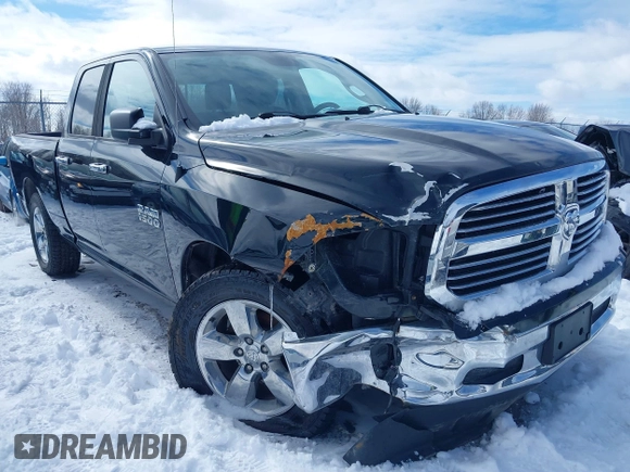 2015 Ram 1500 Outdoorsman z VIN 1C6RR7GGXFS606208, wystawiony jako IAAI lot #41660434 z przebiegiem 135 087 mil mil oraz . Historia ofert i sprzedaży dostępna na DreamBid. Obrazek 6.