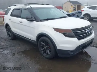 2013 Ford Explorer XLT with VIN 1FM5K8D82DGB96398, listed as a IAAI auction lot 41923674 with 164,805 mi miles. Bid and sale history available at carsss.com. Image 1.