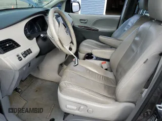 2013 Toyota Sienna XLE с VIN 5TDDK3DC2DS065291, выставлен на аукционе Copart как лот 60814175 с пробегом 170 626 миль миль и Чистый • Clean title. История ставок и продаж доступна на DreamBid. Изображение 7.