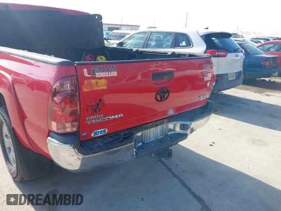 2006 Toyota Tacoma with VIN 5TEUX42NX6Z283853, listed as a IAAI auction lot 41351454 with 310,162 mi miles. Bid and sale history available at carsss.com. Image 18.