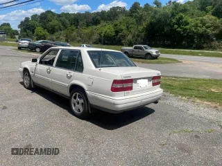 1998 Volvo S90 with VIN YV1KS9606W1129999, listed as a Copart auction lot 47872505 with 197,484 mi miles and Clean Title. Bid and sale history available at carsss.com. Image 3.