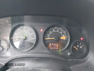2015 Jeep Patriot Altitude Edition with VIN 1C4NJPBA6FD250698, listed as a IAAI auction lot 41204295 with 224,413 mi miles. Bid and sale history available at carsss.com. Image 7.