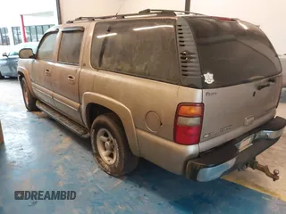2000 Chevrolet Suburban LT with VIN 3GNFK16T0YG117085, listed as a IAAI auction lot 41982114 with 480,627 mi miles. Bid and sale history available at carsss.com. Image 3.