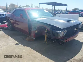 2019 Dodge Challenger R/T z VIN 2C3CDZBT2KH751102, wystawiony jako IAAI lot #42249713 z przebiegiem 35 552 mil mil oraz . Historia ofert i sprzedaży dostępna na DreamBid. Obrazek 1.