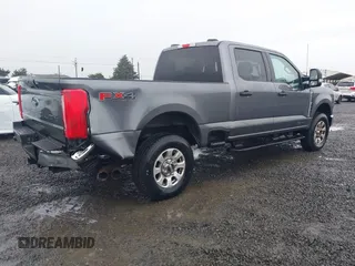 2024 Ford Super Duty F-250 SRW XL with VIN 1FT7W2BT5RED24013, listed as a IAAI auction lot 41206461 with 40,565 mi miles. Bid and sale history available at carsss.com. Image 4.