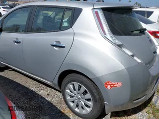 2017 Nissan LEAF SV with VIN 1N4BZ0CP4HC303676, listed as a IAAI auction lot 42233850 with 83,910 mi miles and . Bid and sale history available at DreamBid. Image 3.