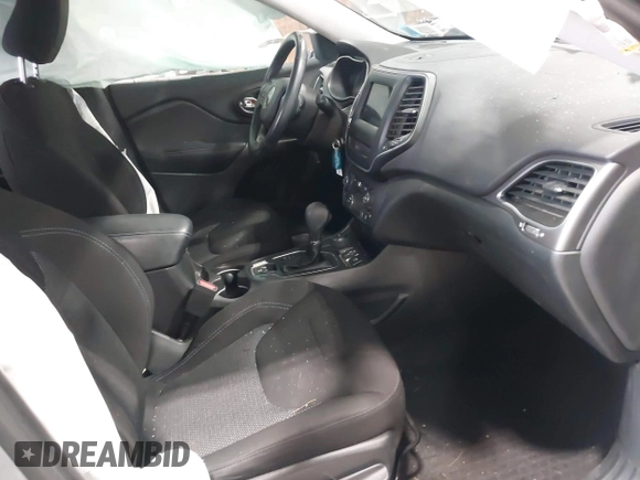 2019 Jeep Cherokee Latitude with VIN 1C4PJMCB7KD118915, listed as a IAAI auction lot 41903336 with 105,425 mi miles. Bid and sale history available at carsss.com. Image 5.