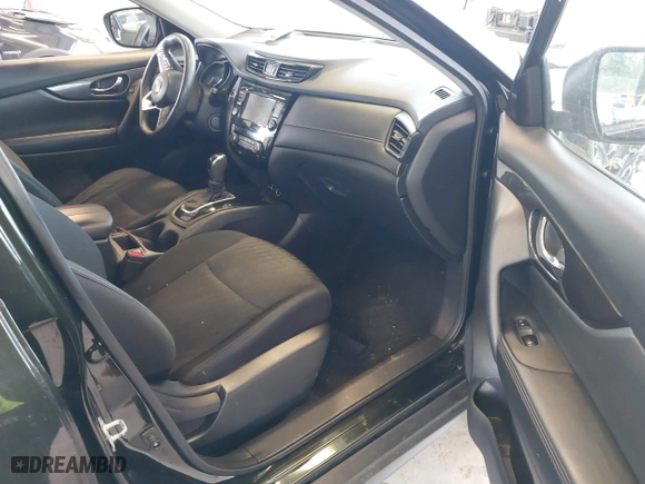 2019 Nissan Rogue SL with VIN 5N1AT2MT7KC744252, listed as a IAAI auction lot 41896510 with 84,812 mi miles. Bid and sale history available at carsss.com. Image 5.