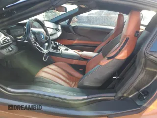 2019 BMW i8 z VIN WBY2Z6C52K7D27665, wystawiony jako Copart lot #73966984 z przebiegiem 24 270 mil mil oraz Nie do naprawy • Non repairable. Historia ofert i sprzedaży dostępna na DreamBid. Obrazek 7.