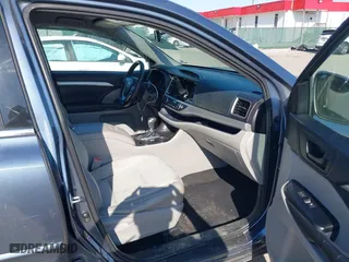 2015 Toyota Highlander LE with VIN 5TDBKRFH2FS206866, listed as a IAAI auction lot 41416098 with 178,891 mi miles. Bid and sale history available at carsss.com. Image 5.