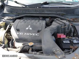 2008 Mitsubishi Outlander XLS with VIN JA4MT41X88Z013687, listed as a IAAI auction lot 41941061 with 170,526 mi miles. Bid and sale history available at carsss.com. Image 10.
