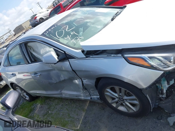 2016 Hyundai Sonata SE z VIN 5NPE24AF5GH404774, wystawiony jako IAAI lot #41354298 z przebiegiem 38 380 mil mil oraz . Historia ofert i sprzedaży dostępna na DreamBid. Obrazek 14.