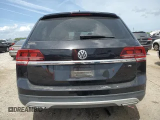 2018 Volkswagen Atlas Launch Edition with VIN 1V2BR2CA4JC502006, listed as a Copart auction lot 51957625 with 102,591 mi miles and Salvage title. Bid and sale history available at DreamBid. Image 6.