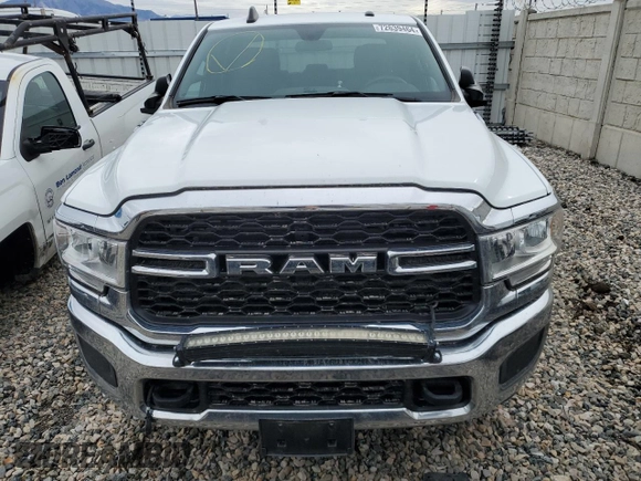 2022 Ram 3500 Tradesman with VIN 3C63R3GL7NG277002, listed as a Copart auction lot 72639464 with 33,137 mi miles and Salvage Title. Bid and sale history available at carsss.com. Image 5.