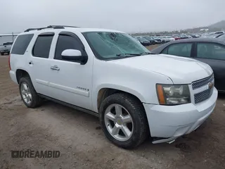 2008 Chevrolet Tahoe LTZ z VIN 1GNFK130X8J110203, wystawiony jako IAAI lot #41492841 z przebiegiem 175 571 mil mil oraz . Historia ofert i sprzedaży dostępna na DreamBid. Obrazek 1.