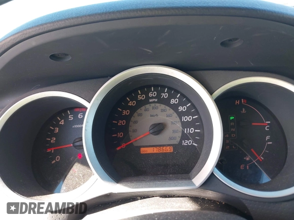 2009 Toyota Tacoma with VIN 5TEUU42N89Z650911, listed as a IAAI auction lot 41580270 with 178,669 mi miles. Bid and sale history available at carsss.com. Image 7.