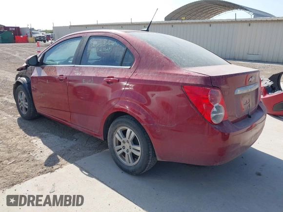 2012 Chevrolet Sonic LT z VIN 1G1JC5SHXC4113696, wystawiony jako IAAI lot #41843938 z przebiegiem 102 111 mil mil oraz . Historia ofert i sprzedaży dostępna na DreamBid. Obrazek 3.