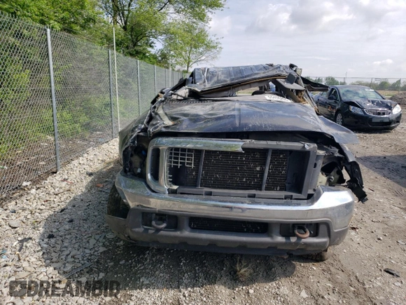 2000 Ford Excursion XLT z VIN 1FMNU41S8YEC60691, wystawiony jako Copart lot #55406265 z przebiegiem Nie podano mil oraz Szkoda całkowita • Salvage title. Historia ofert i sprzedaży dostępna na DreamBid. Obrazek 5.
