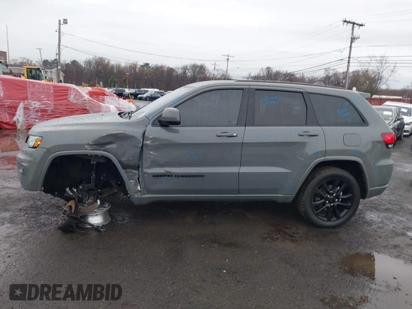2020 Jeep Grand Cherokee Altitude z VIN 1C4RJFAG1LC207857, wystawiony jako IAAI lot #41932217 z przebiegiem 56 529 mil mil oraz . Historia ofert i sprzedaży dostępna na DreamBid. Obrazek 14.