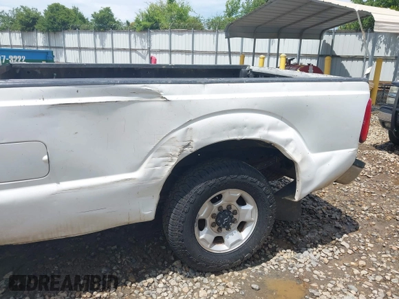 2011 Ford F-250 XL z VIN 1FT7X2AT3BEC33228, wystawiony jako IAAI lot #42545154 z przebiegiem 424 286 mil mil oraz . Historia ofert i sprzedaży dostępna na DreamBid. Obrazek 6.
