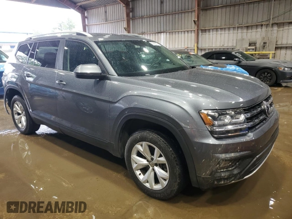 2018 Volkswagen Atlas SE with VIN 1V2CP2CA9JC599827, listed as a Copart auction lot 55695875 with 64,268 mi miles and Salvage title. Bid and sale history available at DreamBid. Image 4.
