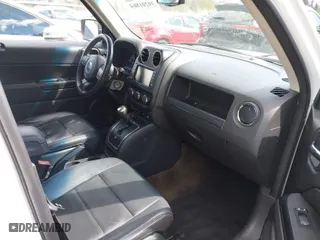 2016 Jeep Patriot High Altitude Edition with VIN 1C4NJRFB0GD673910, listed as a IAAI auction lot 39201864 with 138,952 mi miles. Bid and sale history available at carsss.com. Image 5.