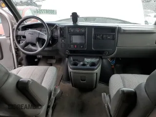 2007 GMC Savana z VIN 1GJHG35U771175323, wystawiony jako Copart lot #80587754 z przebiegiem 259 512 mil mil oraz Czysty tytuł • Clean title. Historia ofert i sprzedaży dostępna na DreamBid. Obrazek 8.