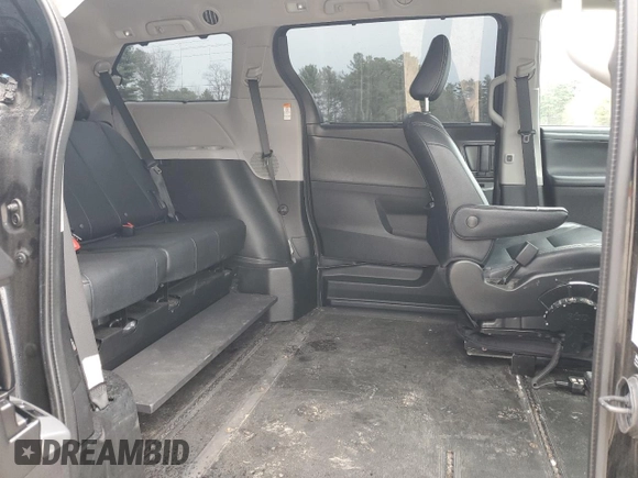 2018 Toyota Sienna SE with VIN 5TDXZ3DC3JS965024, listed as a Copart auction lot 51798835 with 51,267 mi miles and Salvage title. Bid and sale history available at DreamBid. Image 11.