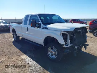 2016 Ford Super Duty F-250 SRW XLT with VIN 1FT7X2B69GEB31013, listed as a IAAI auction lot 41168398 with 157,138 mi miles. Bid and sale history available at carsss.com. Image 1.