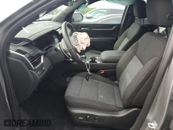 2025 GMC Acadia FWD Elevation z VIN 1GKENKRS7SJ164712, wystawiony jako Copart lot #56636735 z przebiegiem 3 814 mil mil oraz Szkoda całkowita • Salvage title. Historia ofert i sprzedaży dostępna na DreamBid. Obrazek 7.
