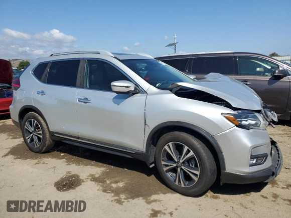 2017 Nissan Rogue SL z VIN 5N1AT2MT3HC885683, wystawiony jako Copart lot #54957275 z przebiegiem 127 879 mil mil oraz Szkoda całkowita • Salvage title. Historia ofert i sprzedaży dostępna na DreamBid. Obrazek 4.