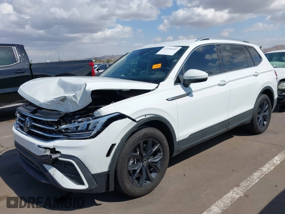 2024 Volkswagen Tiguan SE с VIN 3VV3B7AXXRM101084, выставлен на аукционе IAAI как лот 42196649 с пробегом 14 447 миль миль и . История ставок и продаж доступна на DreamBid. Изображение 17.