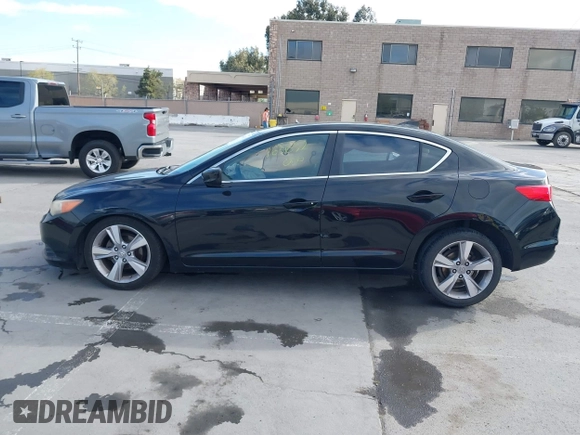 2013 Acura ILX Tech Pkg with VIN 19VDE1F7XDE007797, listed as a IAAI auction lot 41904415 with 240,310 mi miles. Bid and sale history available at carsss.com. Image 14.