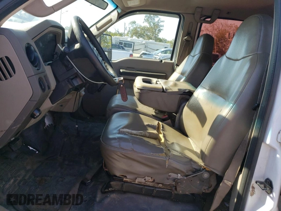 2008 Ford F-350 with VIN 1FTWW30R38EE04692, listed as a Copart auction lot 74524934 with 350,141 mi miles and Salvage title. Bid and sale history available at DreamBid. Image 7.