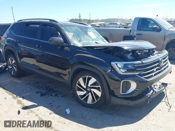 2024 Volkswagen Atlas SE with VIN 1V2JR2CA9RC591577, listed as a IAAI auction lot 41817933 with Not provided miles and . Bid and sale history available at DreamBid. Image 1.